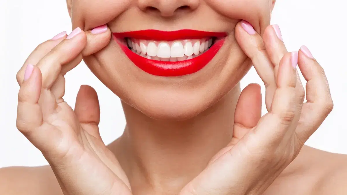 Hollywood Smile